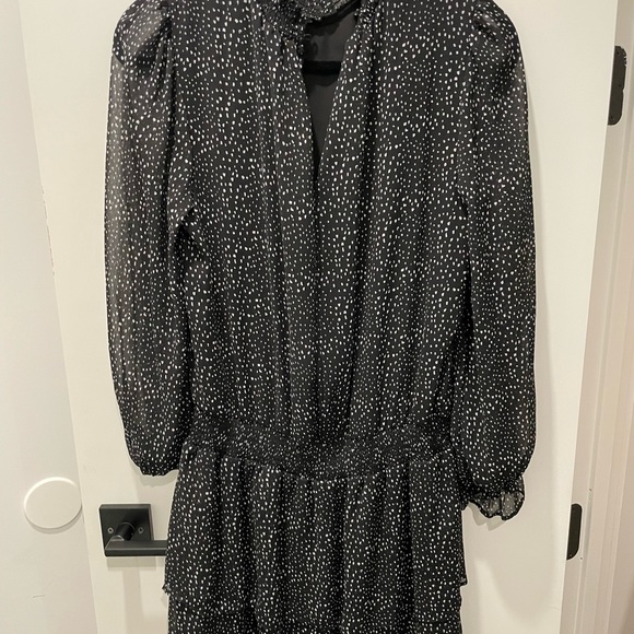 printed smocked waist ruffle mock neck dress - Picture 3 of 4